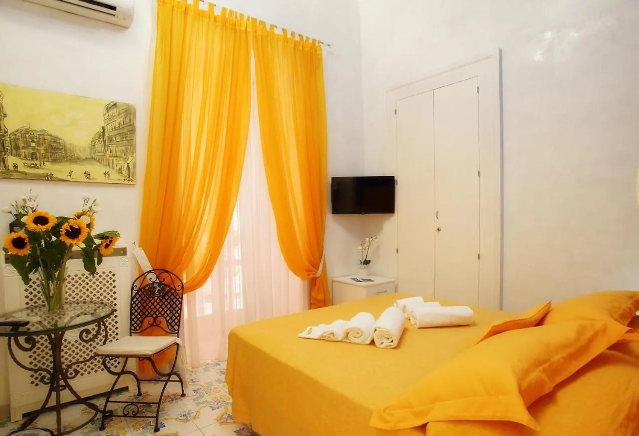 Bed & Breakfast Le Vie Di Napoli B&B