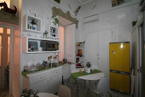 Le Vie Di Napoli B&B 0*, Naples Italy